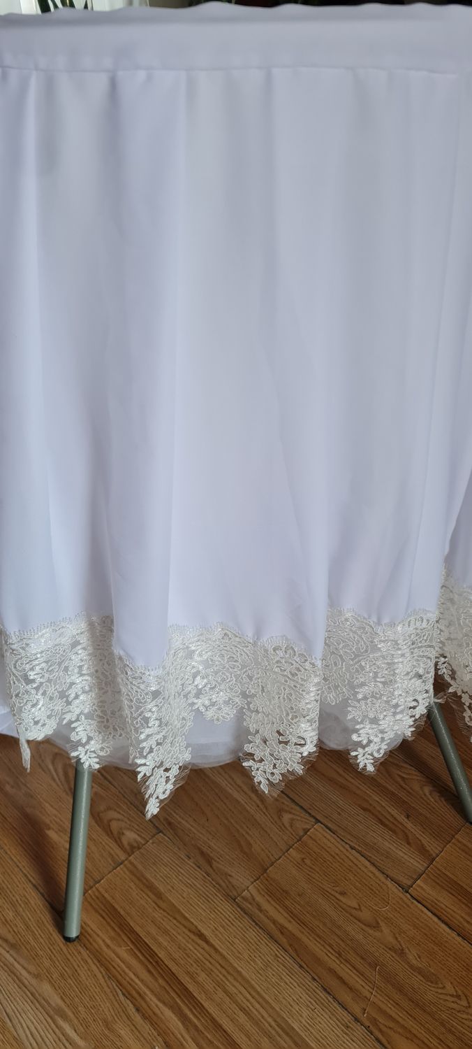 Fusta masa voal alb  și dantelă,  lungimea 550 cm