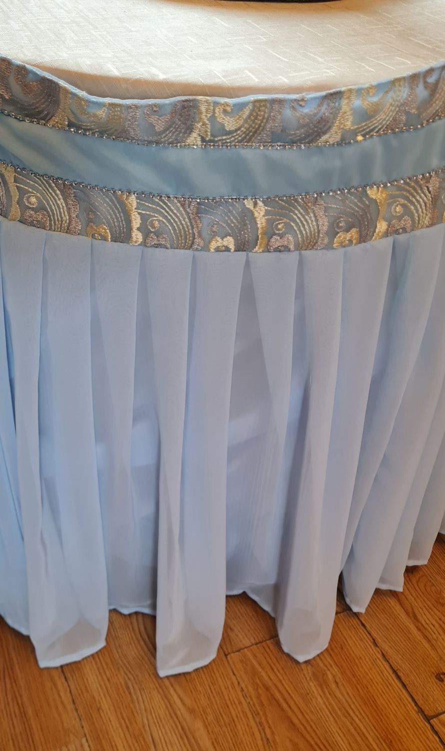 Fustă masă voal bleu cu dantelă și strasuri