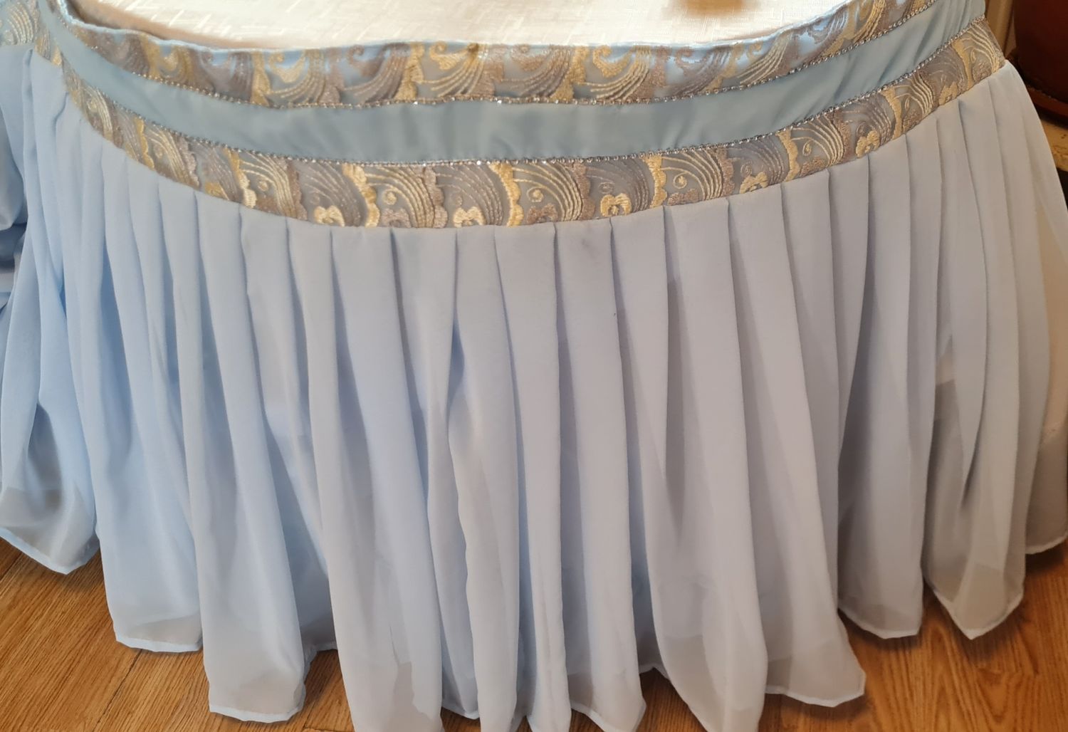 Fustă masă voal bleu cu dantelă și strasuri