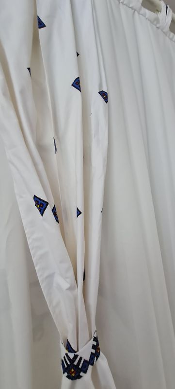 Perdea voal si bumbac cu motive traditionale