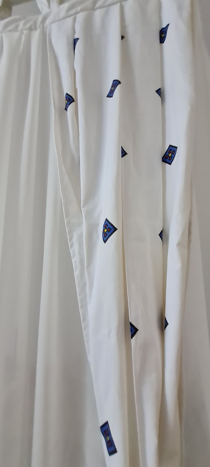 Perdea voal si bumbac cu motive traditionale