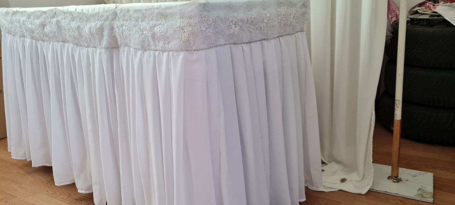 Fusta masa voal alb cu dantela si strasuri
