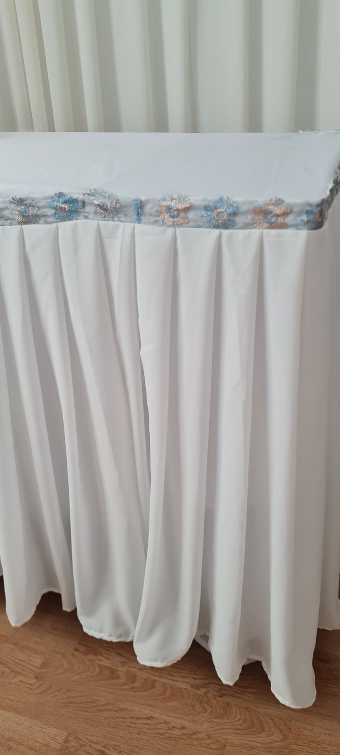 Fusta masa ivory cu accente bleu &amp; bej