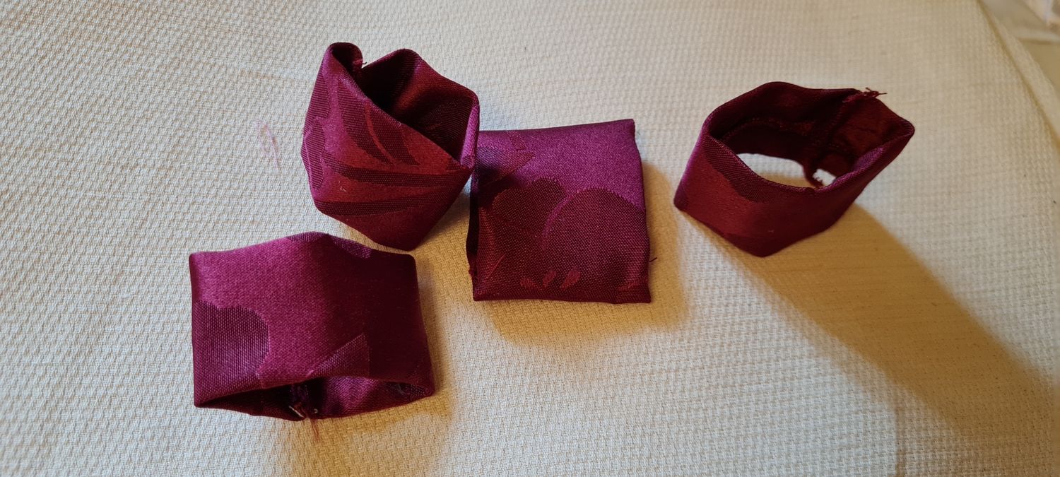 Inel textil brocart visiniu