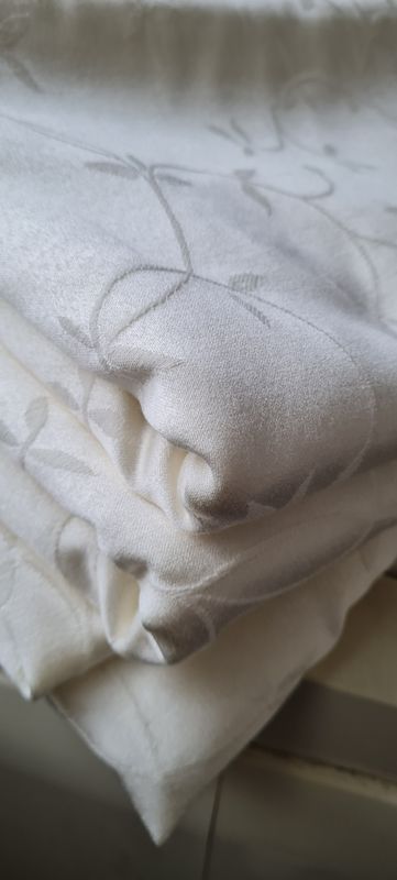 Față de masă damasc ivory model ”ramuri de măslin”