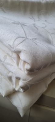 Față de masă damasc ivory model ”ramuri de măslin”