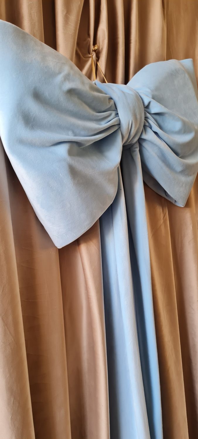 Fundă dublă decor , realizată din catifea
