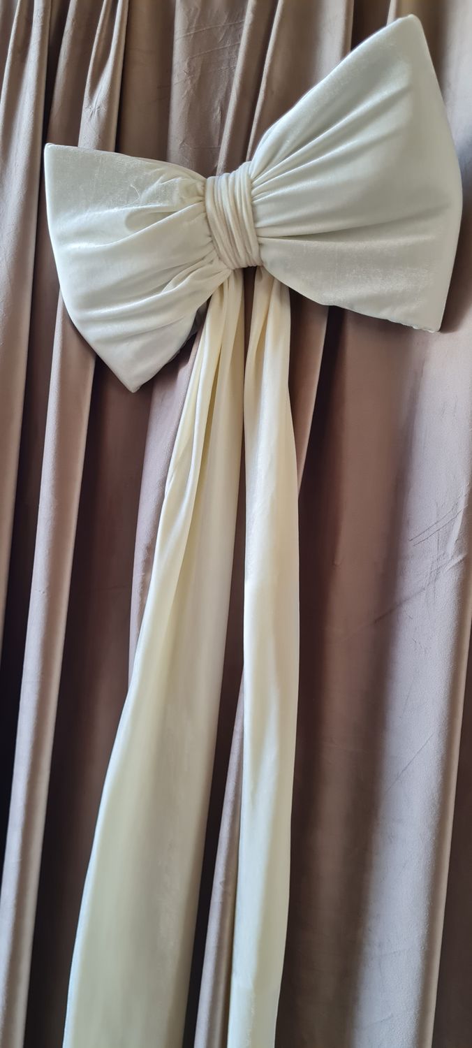 Fundă dublă decor , realizată din catifea