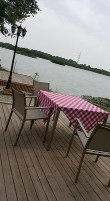 Fata masa bistro, tesatura carouri