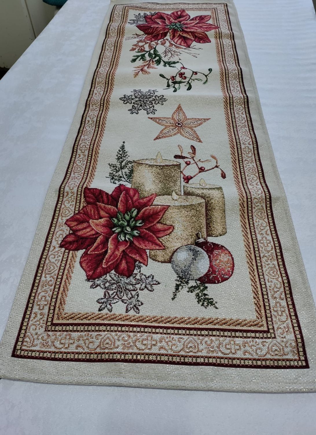 Traversă masă 40x100 cm, goblen crăciunițe roșii