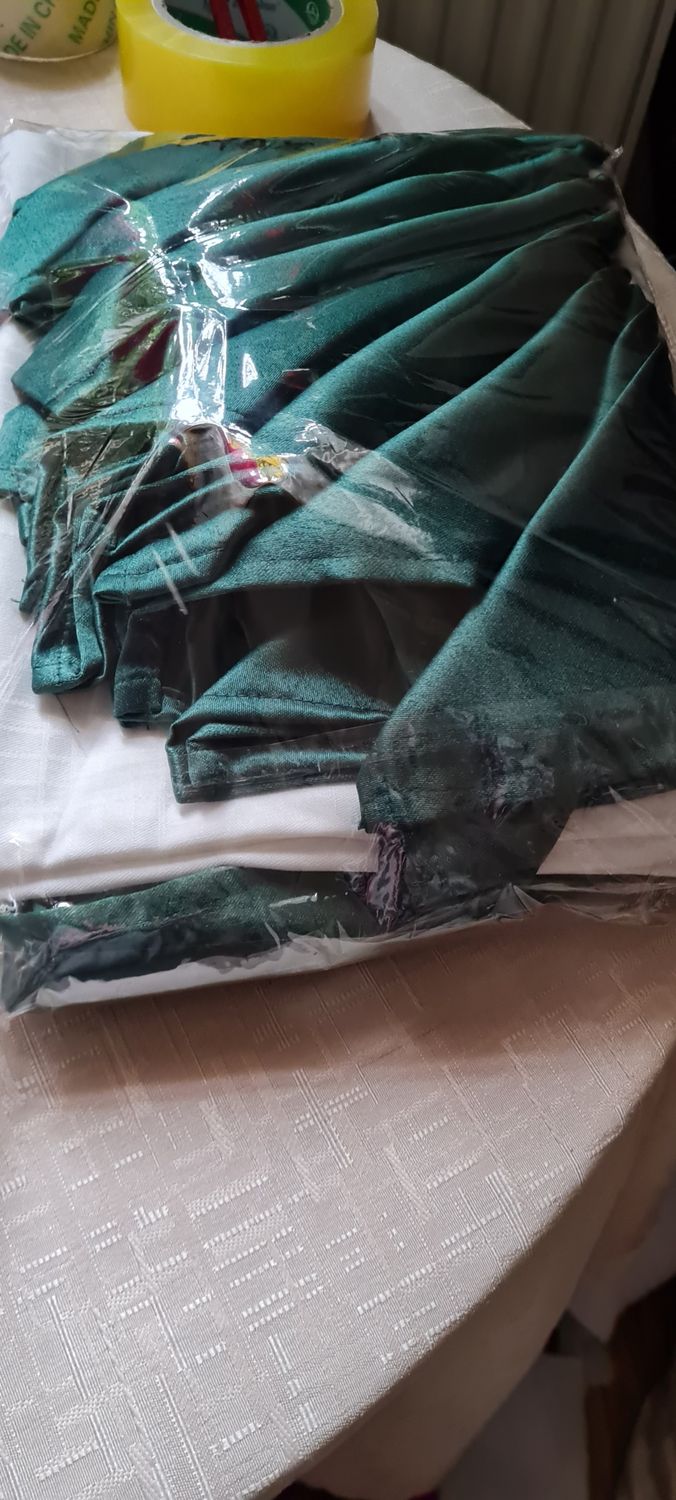 Set masă 8 persoane ( conține 10  piese)