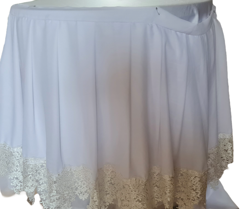 Fusta masa voal alb  și dantelă,  lungimea 550 cm