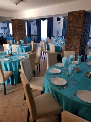 Fețe de masă brocart (100% poliester) model cerculețe