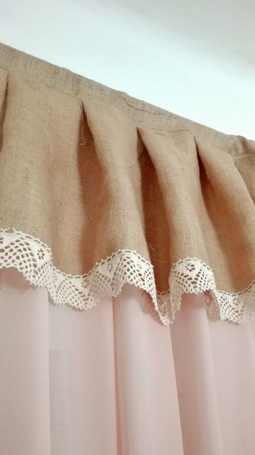 Draperie cadru iuta cu dantela crosetata