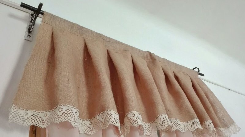 Draperie cadru iuta cu dantela crosetata