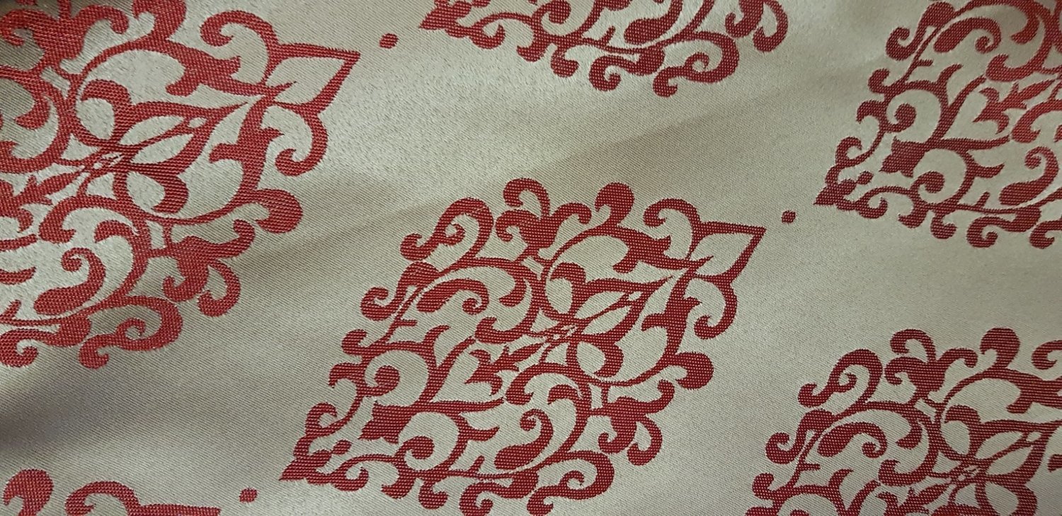 Fata masa 140x240 cm ( Crem &amp; rosu)