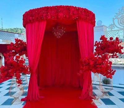 Drapaj pavilion/photo corner
