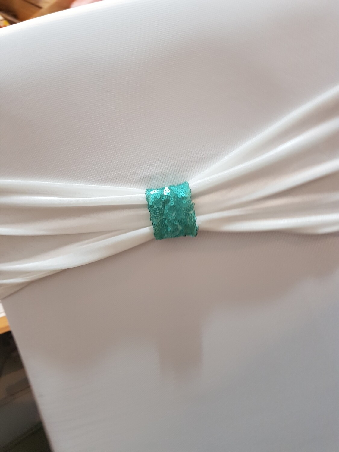 Benzi elastice catifea alba cu inel paiete turcoaz