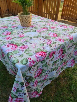 Față de masă bej cu trandafiri