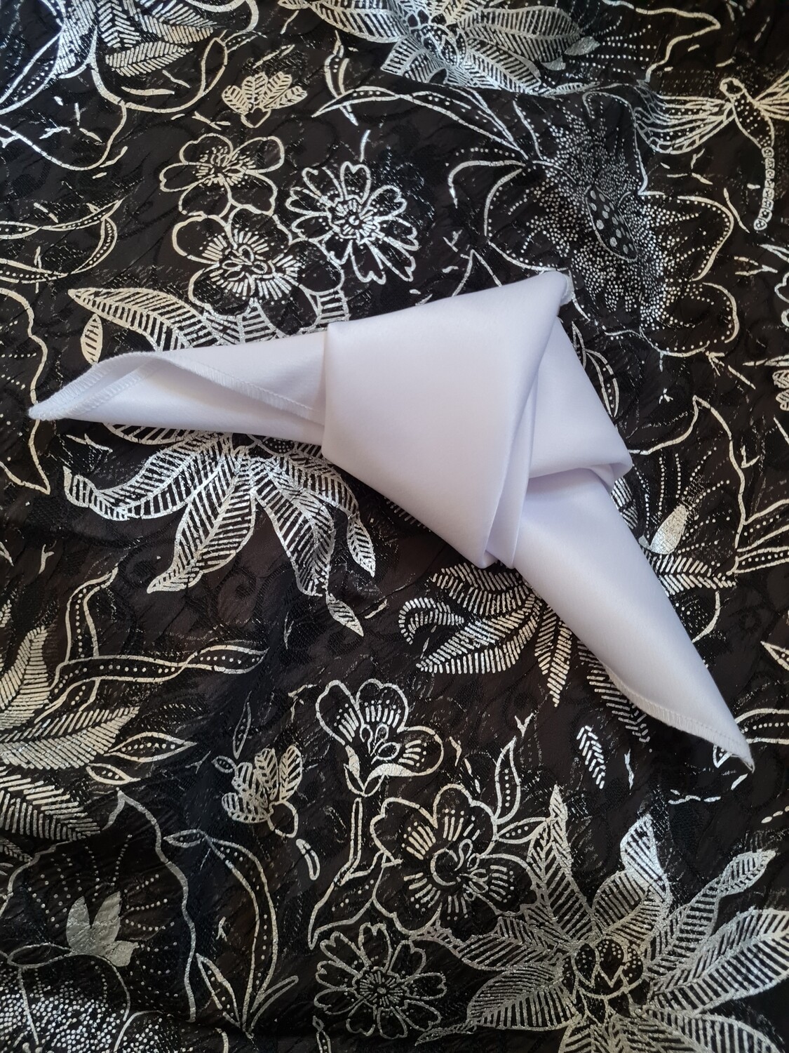Șervet  brocart uni alb fara model, aspect satinat