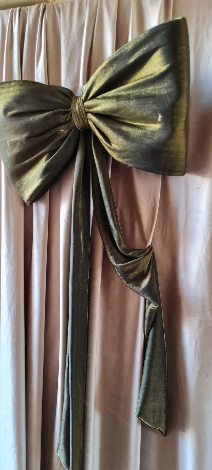 Fundă dublă decor , realizată din lurex