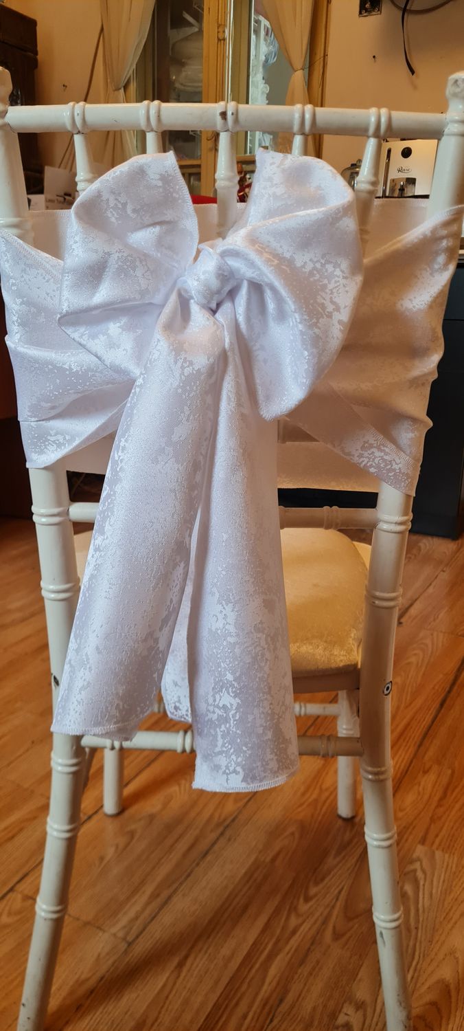 Eșarfe brocart alb model ape