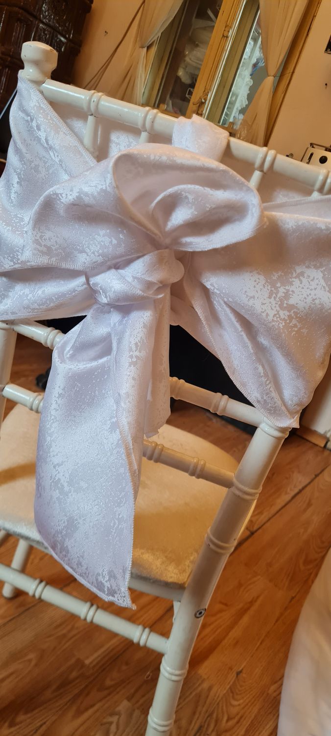 Eșarfe brocart alb model ape