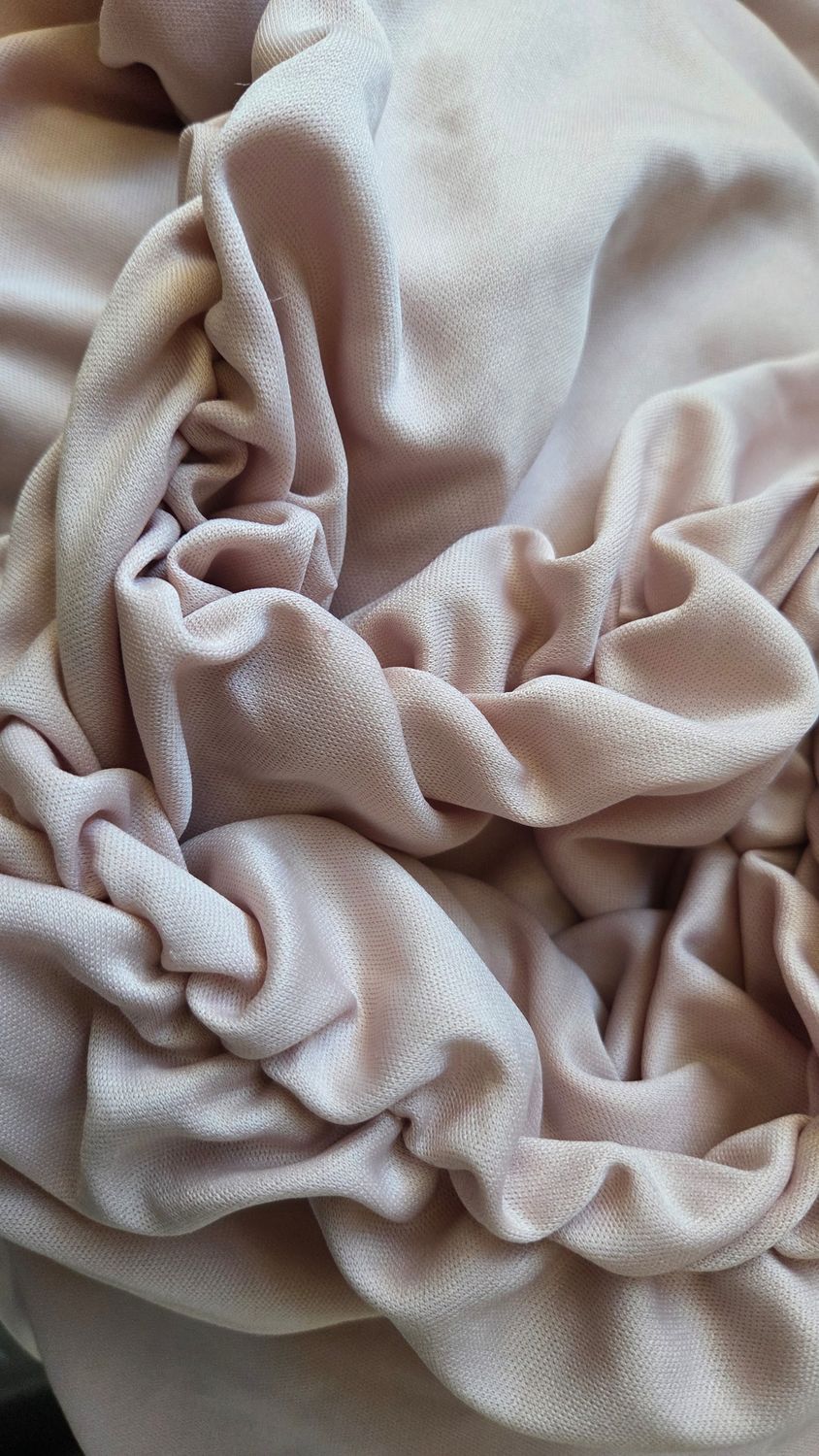Husa milanesse crem-rozee cu elastice pentru incretire