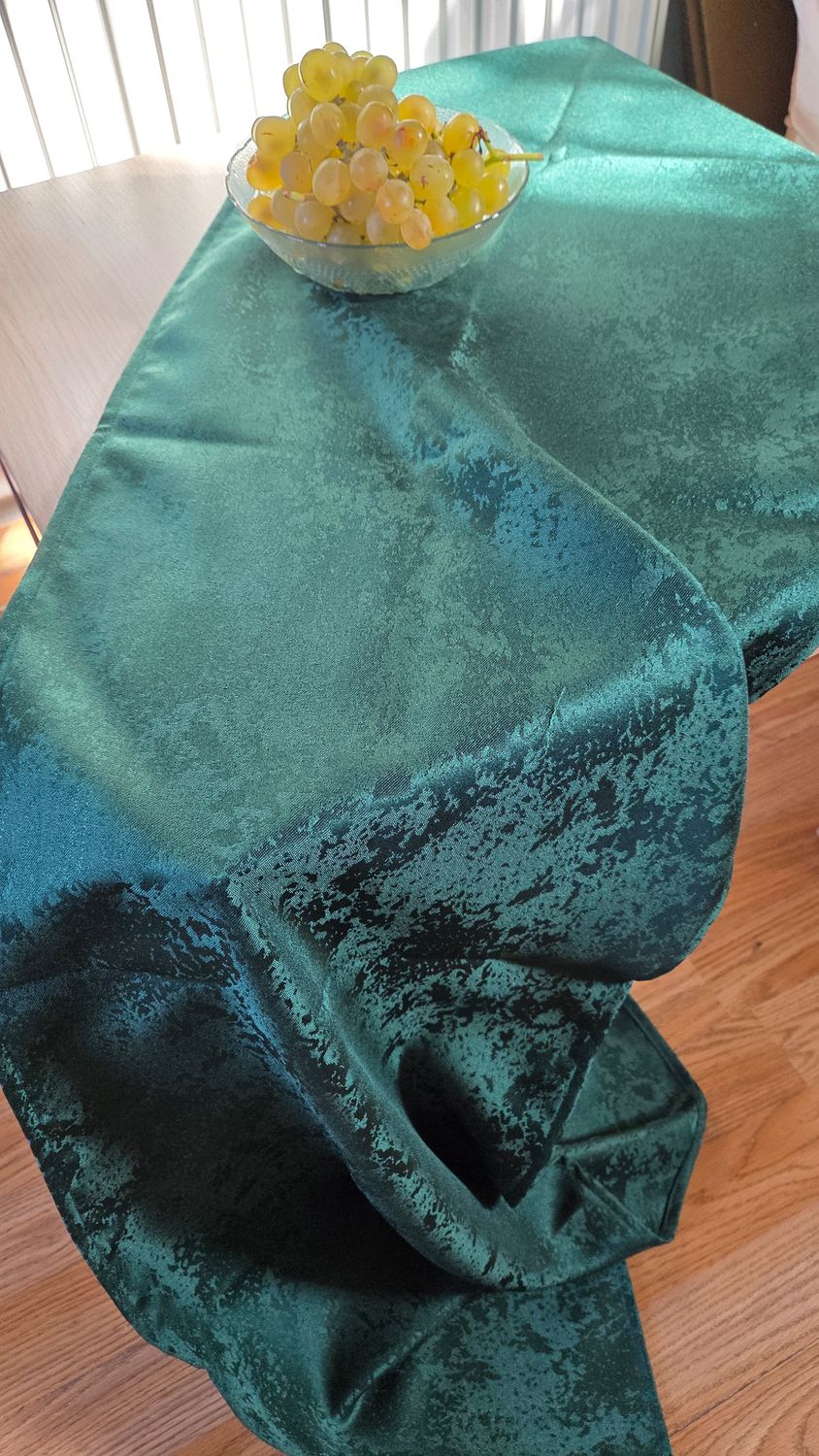 Traverse masă brocart verde smarald, modele ape