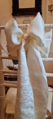 Eșarfe decorative confecționate din jakard ocru Eșarfe decorative confecționate din jakard ocru