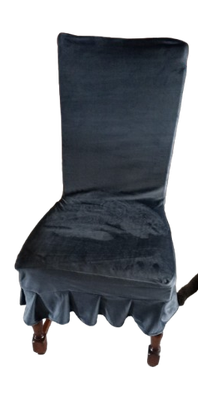 Husa scurtă cu volan confecționată din catifea elastică