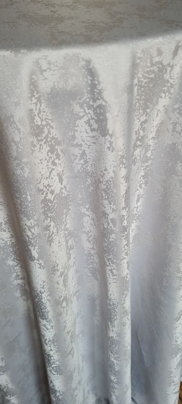 Față de masă brocart gri argintiu