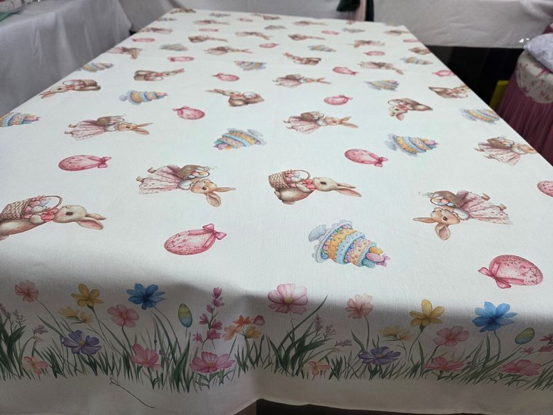 Fețe de masă impermeabile - iepurași, flori ouă și dulciuri
