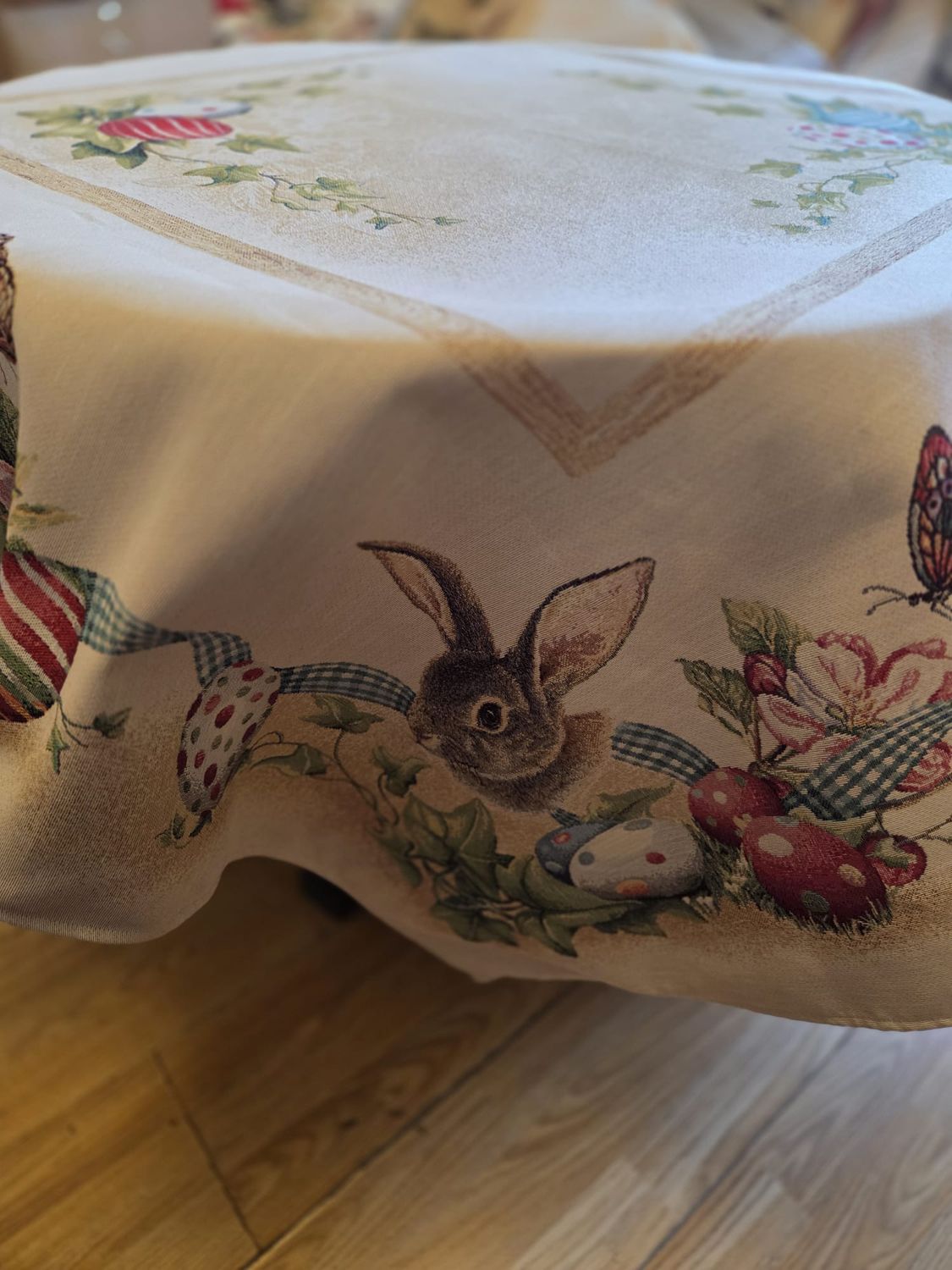 Față de masă basket rabbit 140x140 cm