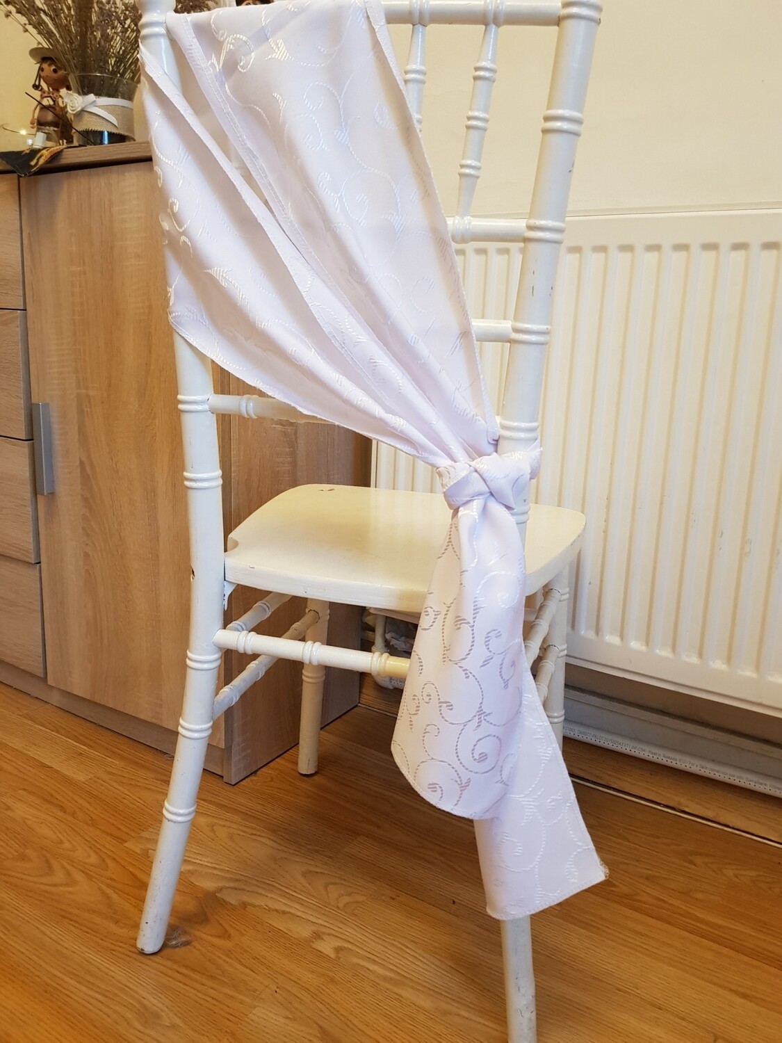 Eșarfe 20x200 cm brocard alb model melci / cerculețe