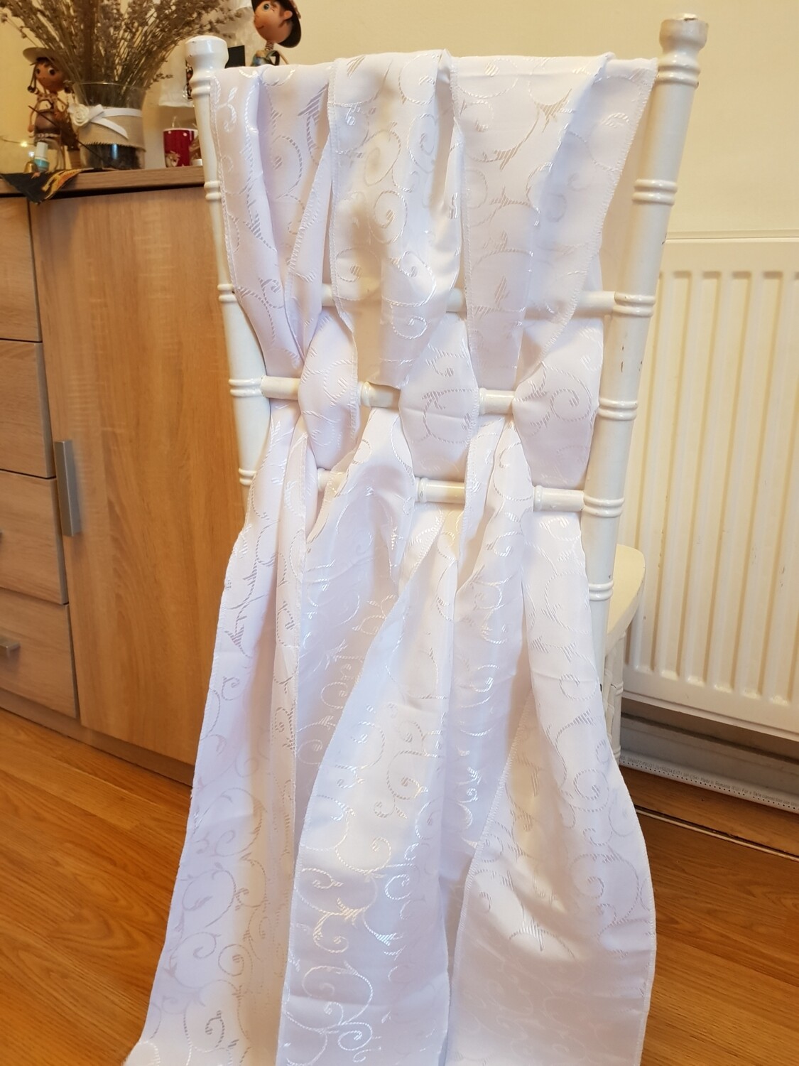 Eșarfe 20x200 cm brocard alb model melci / cerculețe