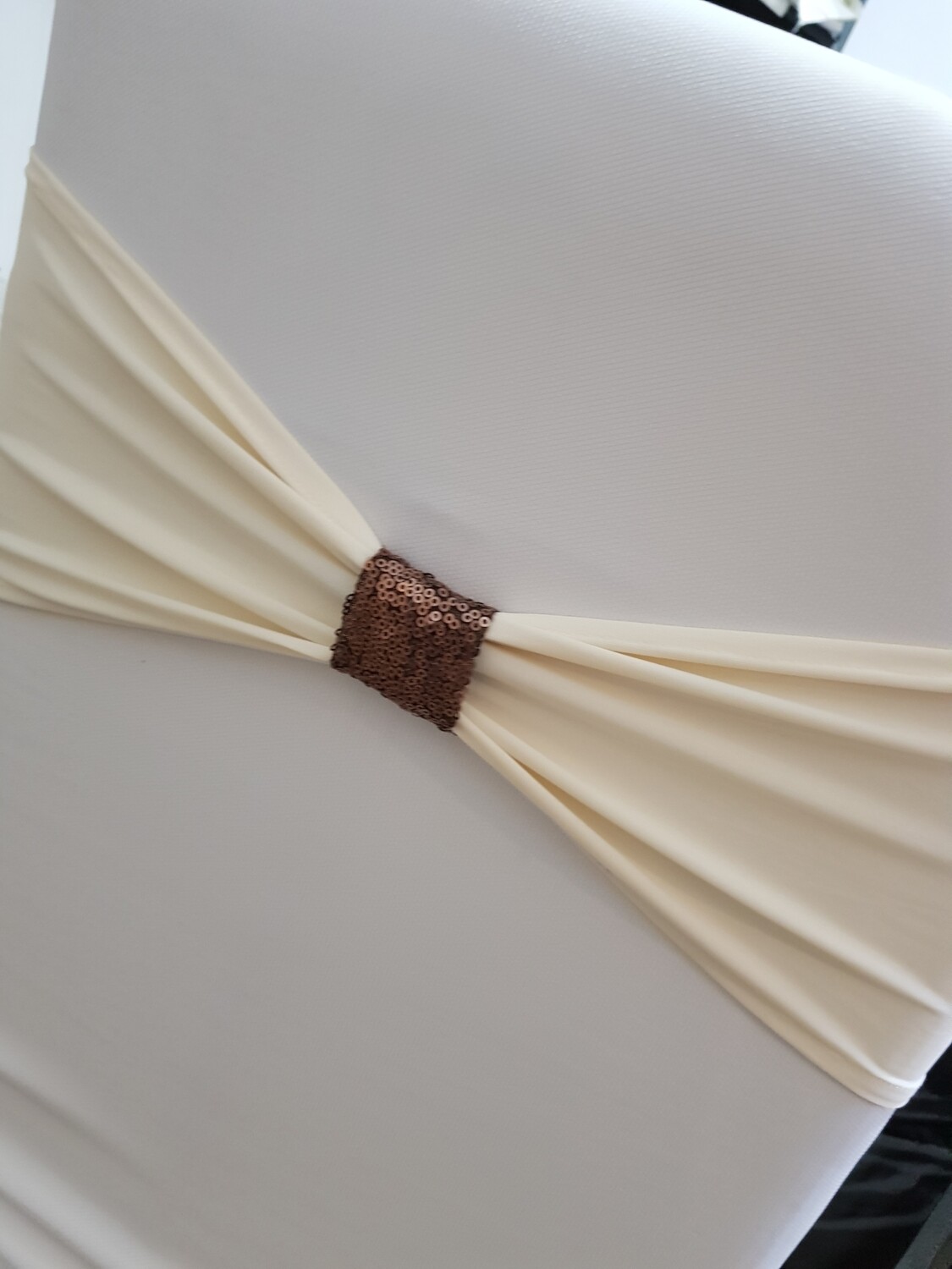 Banda elastica lycra crem cu inel paiete maro