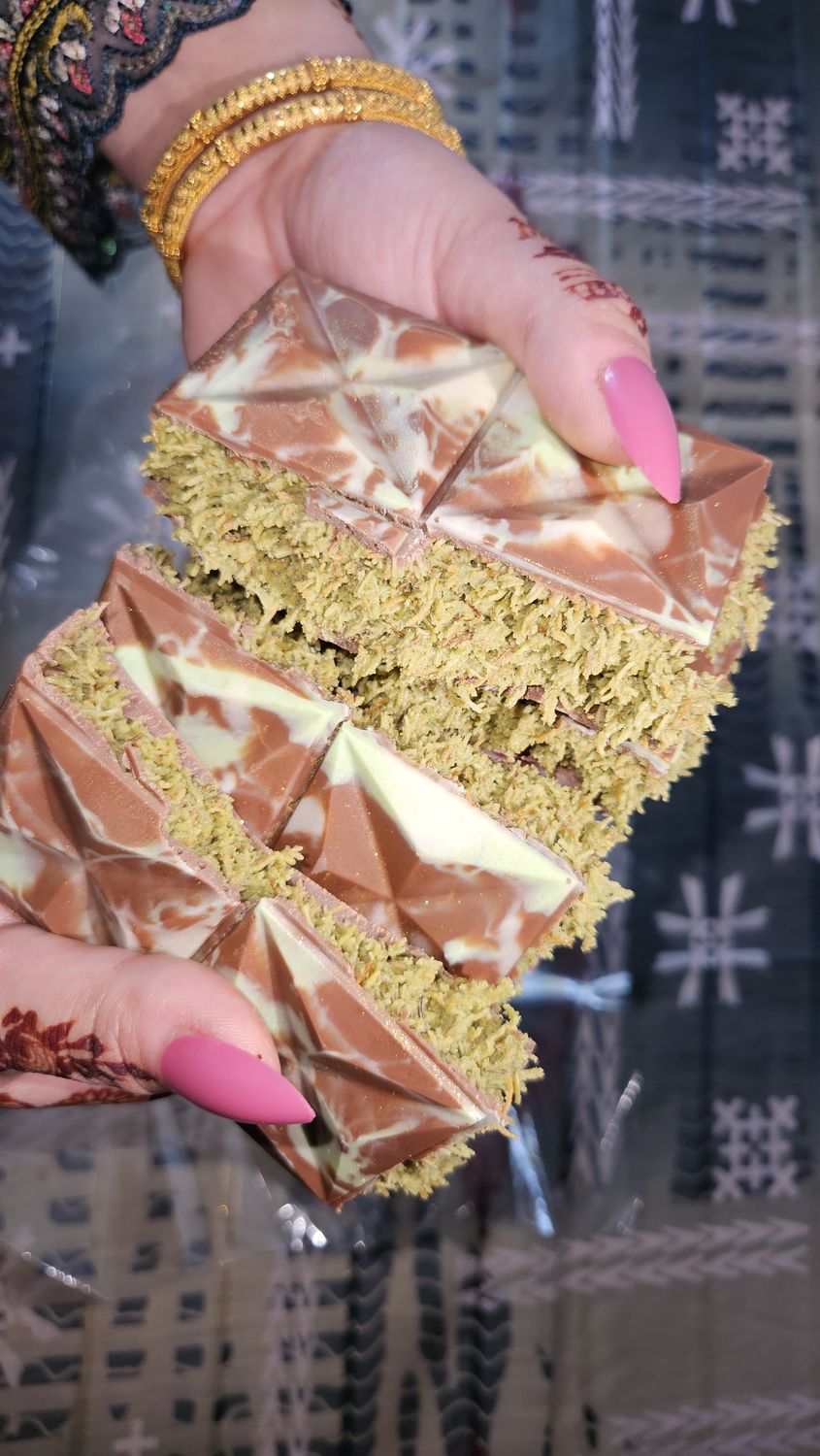 Kanafa Chocolate Bars