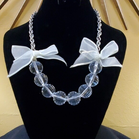 Ann Taylor Glass Bead Ribbon Necklace #740