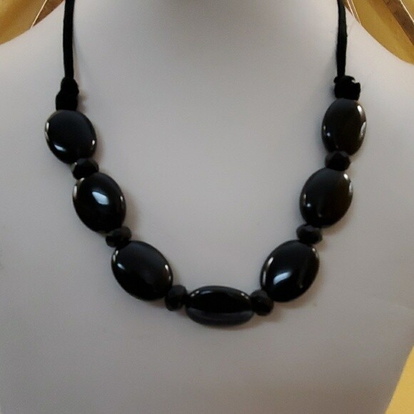 LOFT Black Smooth Stone Necklace #751