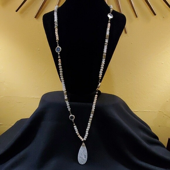 LOFT Beige Gold Beaded Pendant Necklace #710
