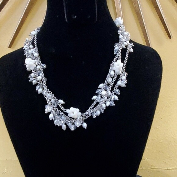 LOFT White Cluster Bead Choker Necklace #601