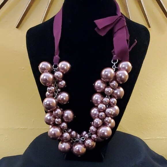 Ann Taylor Chunky Pink Pearl Necklace #613