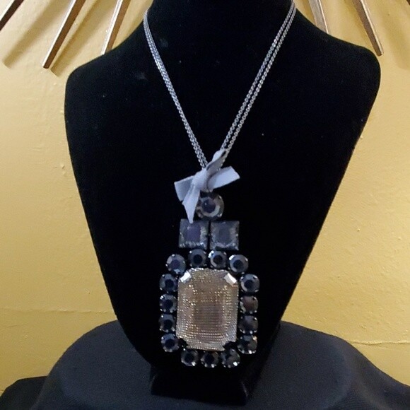 LOFT Silver Mesh Pendant Necklace #802