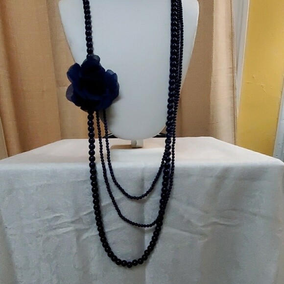 LOFT Blue Bead w/Flower Necklace #350