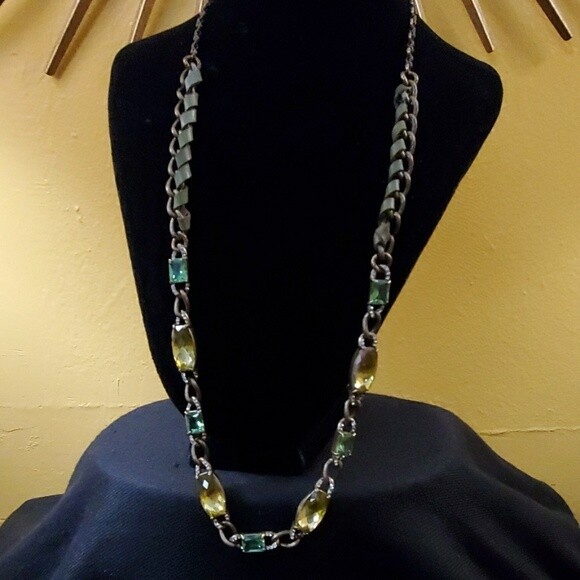 NWOT Green Jeweled Necklace #355