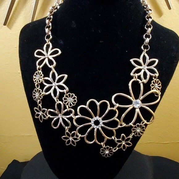 LOFT Goldtone Floral Statement Necklace #133