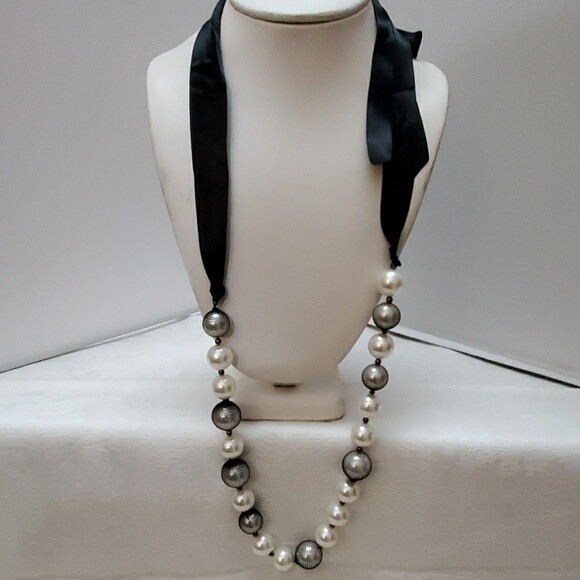 LOFT Black/White Pearl Necklace NWT #57