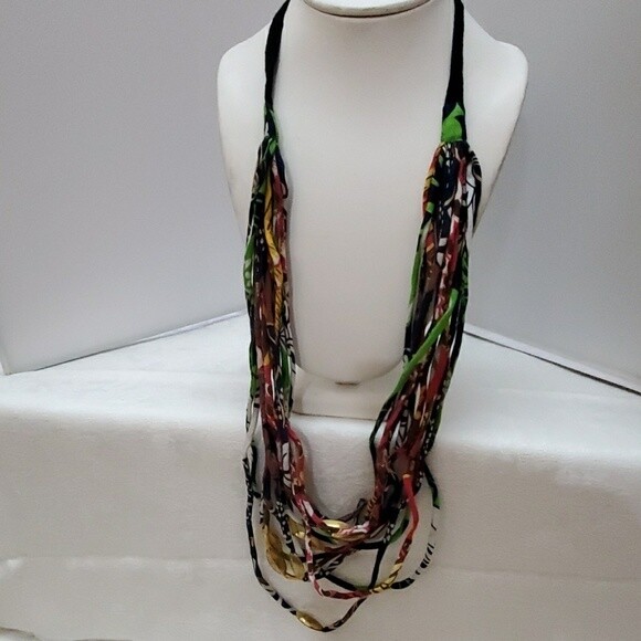NWOT Multicolor Fabric Necklace #100