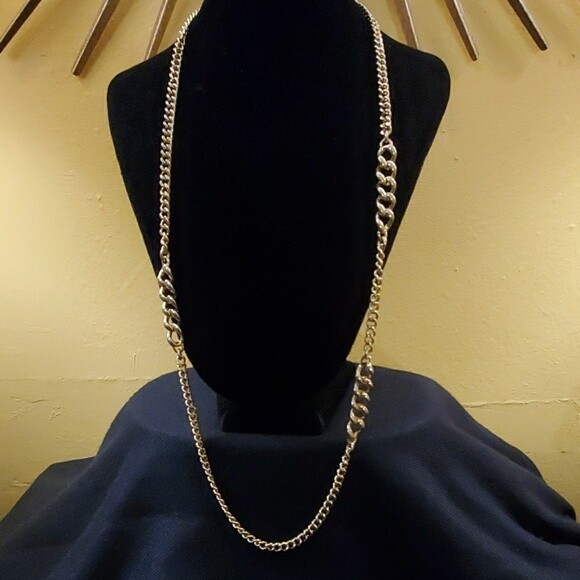 Ann Taylor Goldtone Chainlink Necklace #382